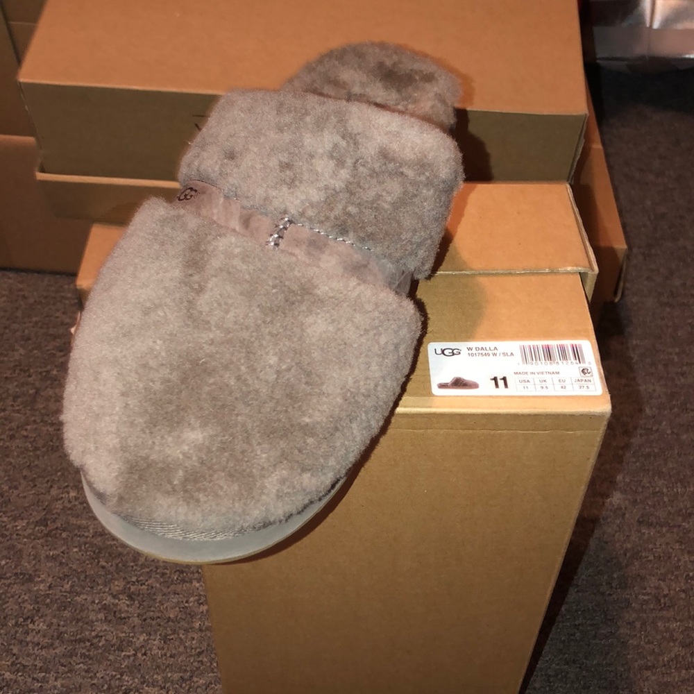 UGG W DAHLIA